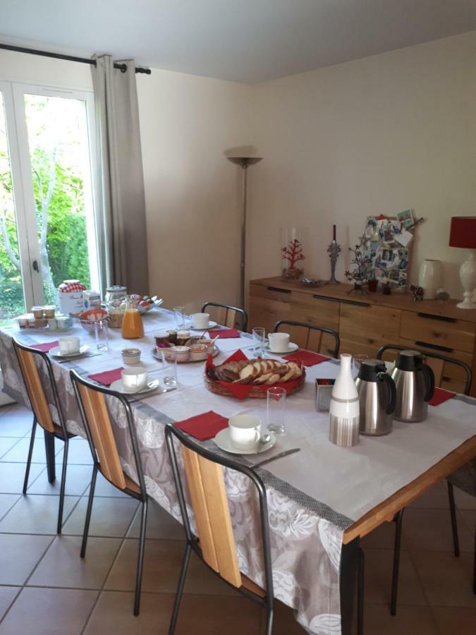 Au Chat Perche Mareil-sur-Mauldre Exterior foto